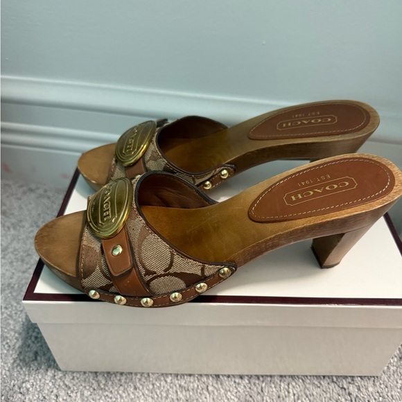 Coach heels size 7.5. Addisyn heel - Picture 3 of 3